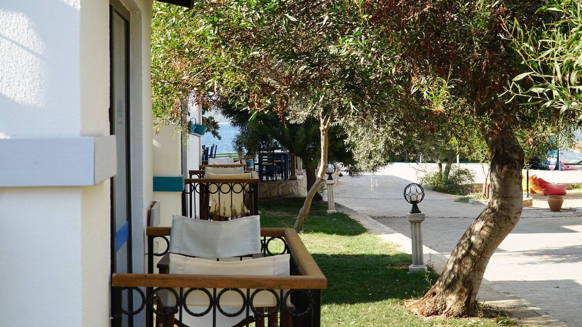 Maya Bistro Hotel & Beach Siğacık Екстериор снимка